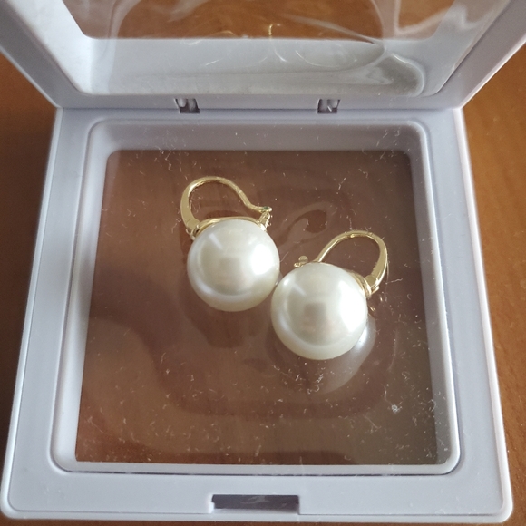 Jewelry - Pearl Custom Earrings